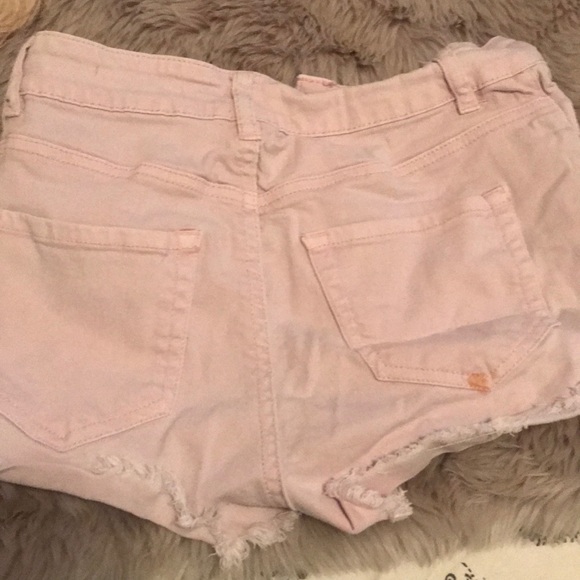 Pink Refuge shorts - Picture 2 of 3